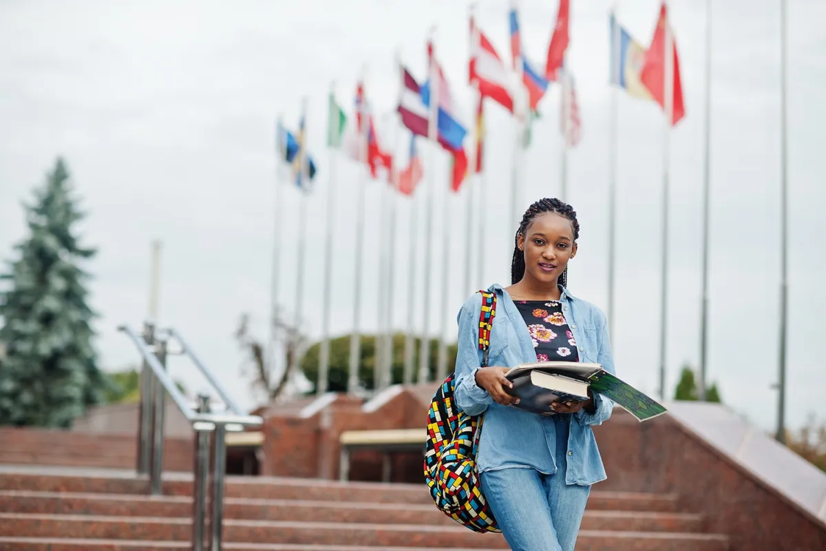 LES ÉTUDIANTS AFRICAINS EN FRANCE : ENJEUX ET PERSPECTIVES